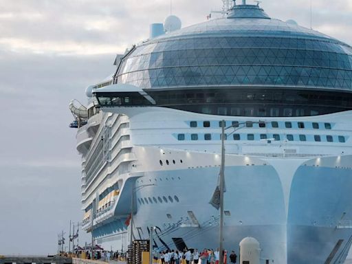 What happened on Royal Caribbean Cruise after a passenger talked about Titanic? Is it prohibited to mention an ill-fated ship?