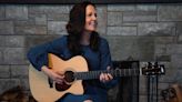 Lori McKenna Surveys Family Ties on ‘1988,’ Discusses the Impact of ChatGPT on Songwriters: ‘I Don’t Think AI Can Write Great Songs’