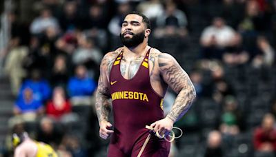 Gable Steveson works out with Gophers DL coach, NFL great Aaron Donald