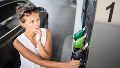 ¿La gasolinera engaña?: el truco para saber si se echan los litros que se pagan