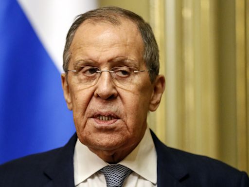 Lavrov: Rusia está dispuesta a solucionar la crisis ucraniana en el campo de batalla