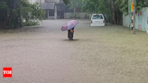 Heavy rains lash Nagpur, people from low-lying areas shifted; red alert for Chandrapur | India News - Times of India