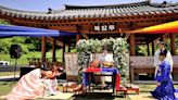 La Nación / Paraguayo da el sí en una boda tradicional, en Corea del Sur