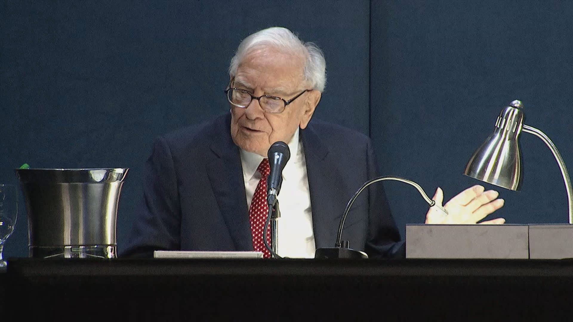 Warren Buffett starts downsizing his Bank of America bet — Here's what could lie behind the move