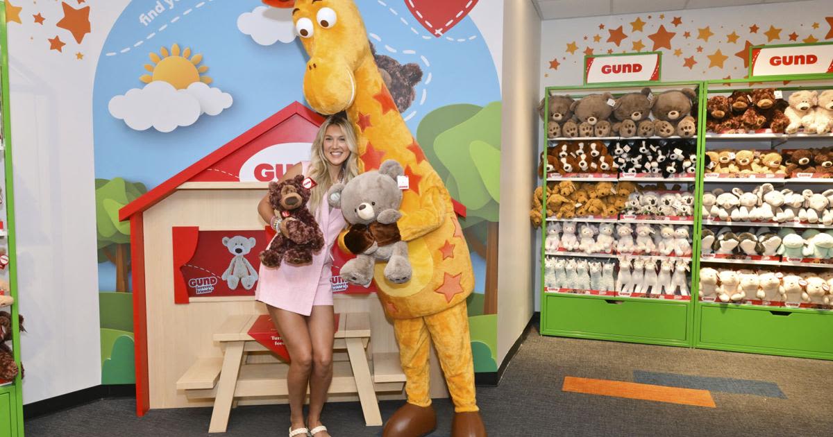 GUND Celebrates International Friendship Day with Callie Gullickson at Toys"R"Us at Macy's Herald Square