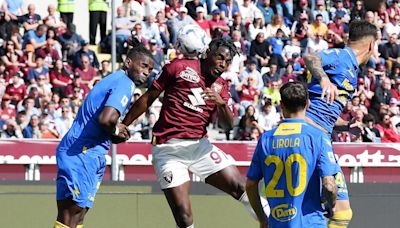 Cruz Azul le pone la mirada al delantero colombiano Duván Zapata del Torino en la Serie A - La Opinión