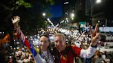 Miles de opositores venezolanos marcharon para exigir un “cambio” desde la tierra natal de Chávez