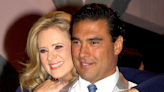 Erika Buenfil aplaude que Eduardo Yáñez se atreva a posar semidesnudo en redes sociales