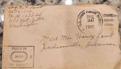 Texas Mailman Drives 5 Hours On His Day Off To Deliver Lost WWII Letters To Arkansas Family