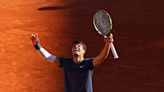 Carlos Alcaraz va por su primer título en Roland Garros: llegó a la final tras vencer al italiano Jannik Sinner