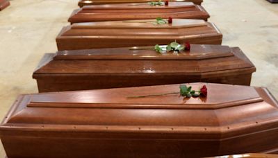 La declararon muerta y la llevaron a la funeraria: Dos horas después descubrieron que estaba viva