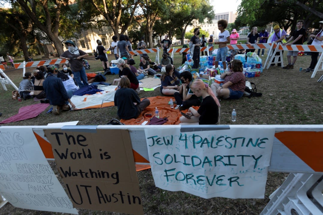 Over 100 arrested at UT-Austin amid pro-Palestinian protest