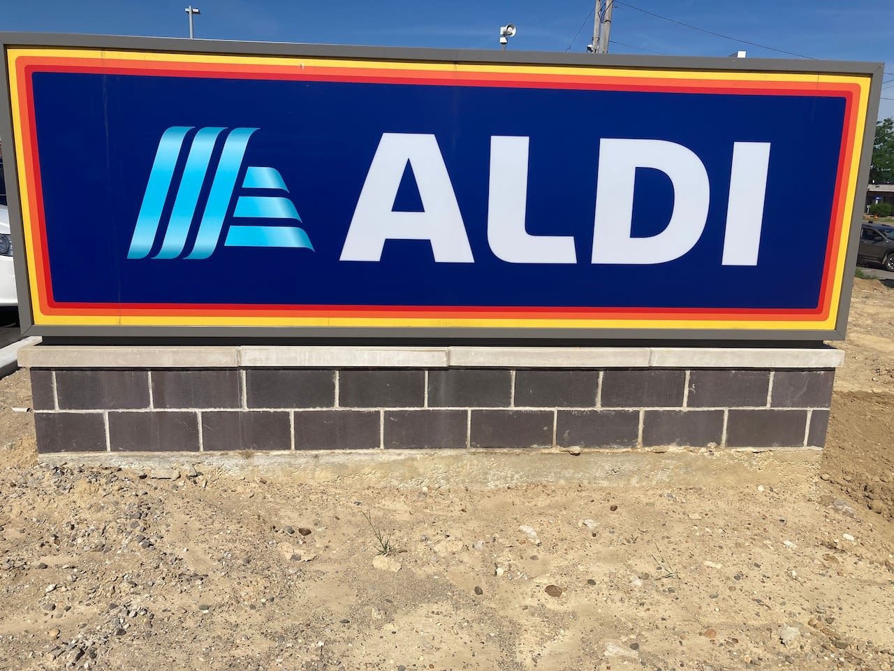 These Alabama Winn-Dixies are being converted to Aldi stores