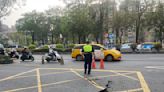 高雄市區道路突裂 挖管中心：台電電線走火引發