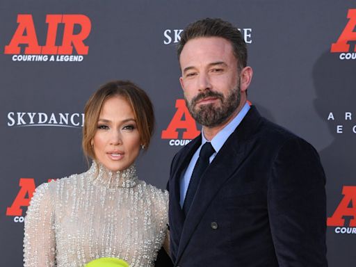 Ben Affleck confronts paparazzi outside his and Jennifer Lopez’s mansion