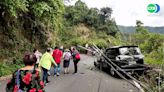 赤科山.六十石山道路崩塌 數百人受困山上