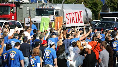 Boeing Workers Meet for Crunch Vote on Strikes