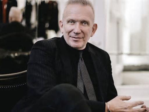 Jean Paul Gaultier: "Amo hojear los diarios y las revistas, no así ver las publicaciones digitales"