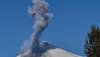 Mantienen la alerta amarilla en volcán chileno Villarrica - Noticias Prensa Latina