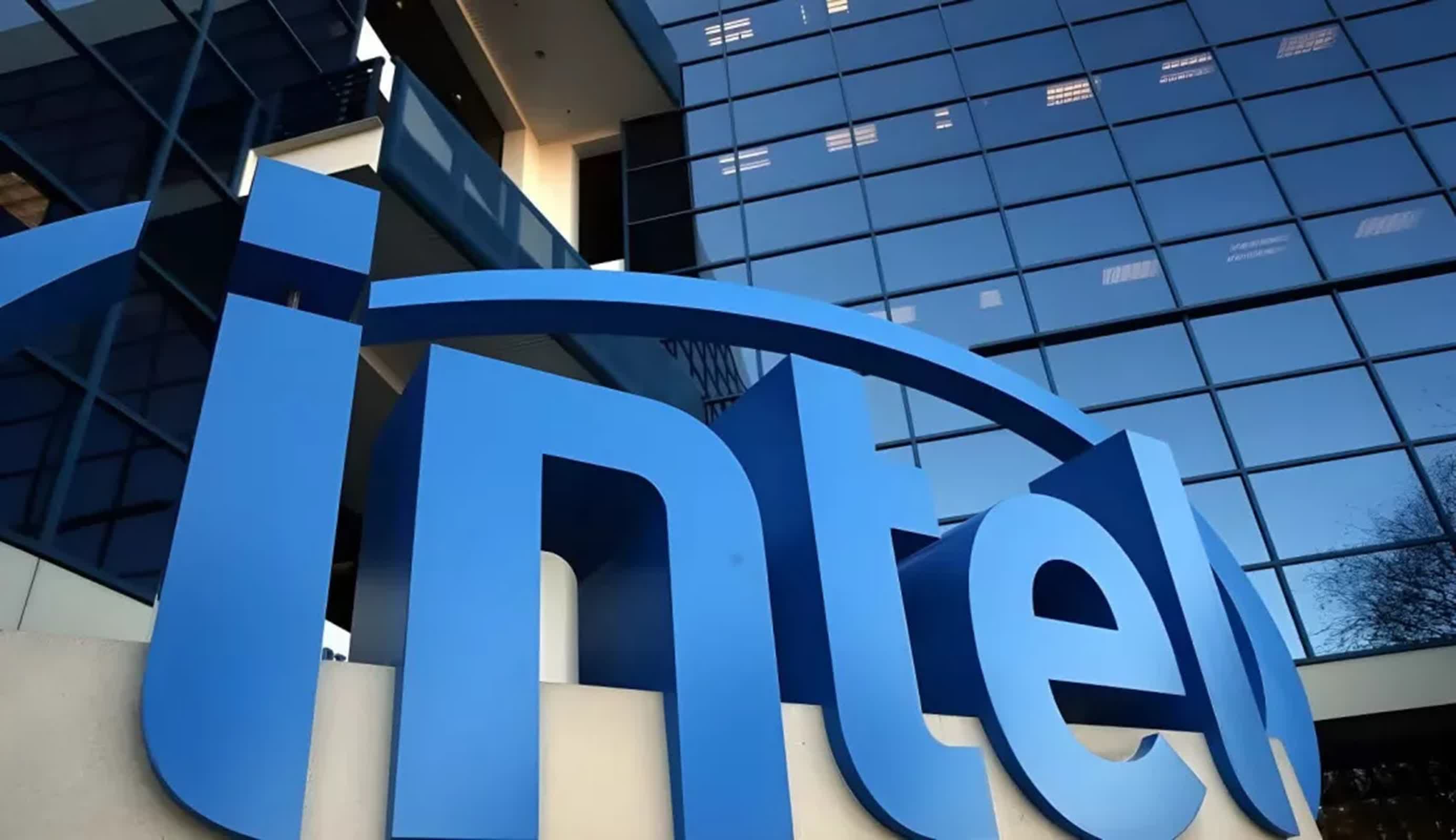 Intel faces crisis as revenue misses and a bleak forecast shakes investor confidence