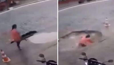 Video claims to show woman falling into sinkhole at Rampath, Ayodhya. Here’s the truth