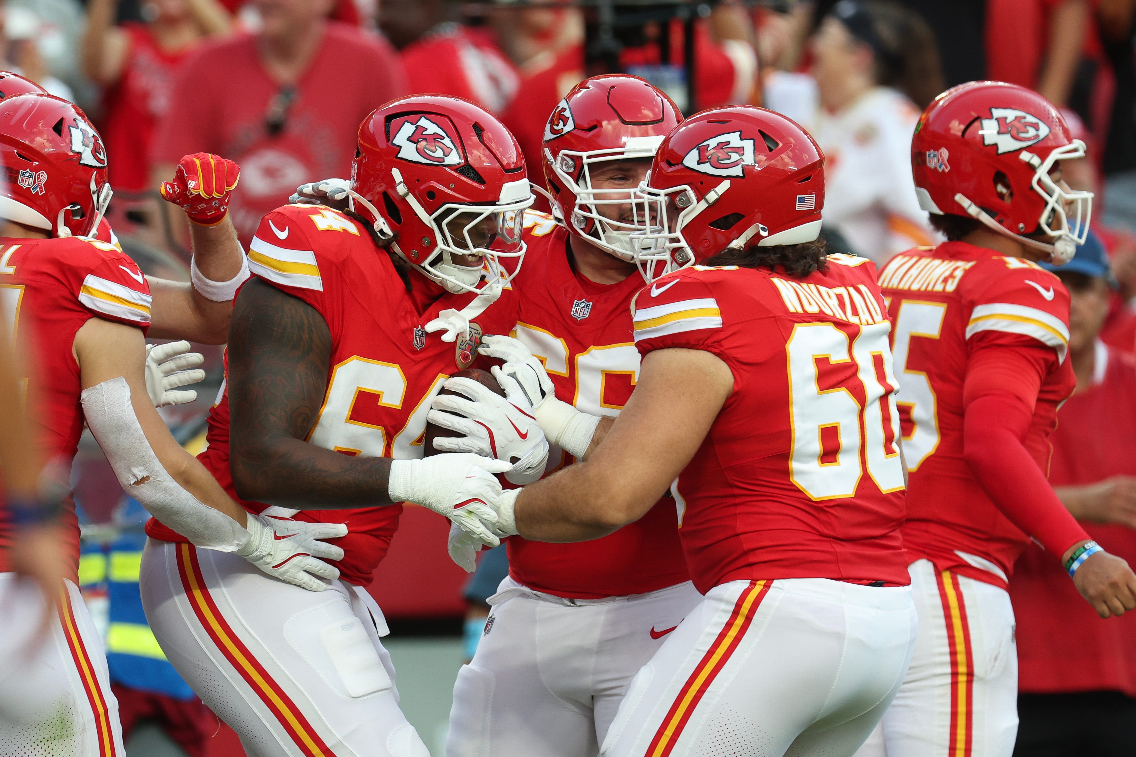 Chiefs vs. Bengals: Offensive lineman Wanya Morris grabs TD pass