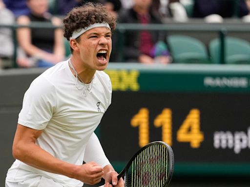 Ben Shelton wins another 5-setter to match Dad at Wimbledon: 'We're back, Big Dog!'