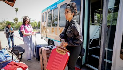 Crece la popularidad de un servicio de transporte poco conocido y gratuito al Aeropuerto de San Diego