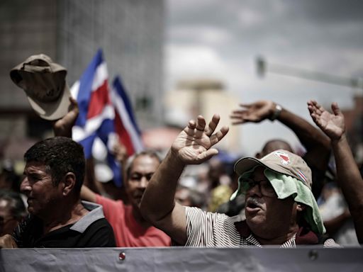 Sectores productivos protestan contra las políticas monetarias y agrícolas en Costa Rica