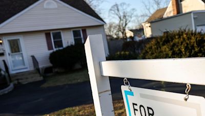 When Is the "Best" Time to Buy a House? We Asked a Real Estate Agent