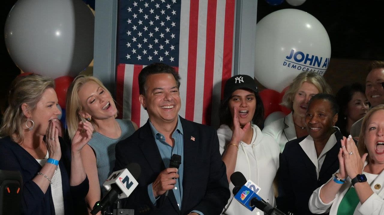 John Avlon beats Nancy Goroff in 1st Congressional District Democratic primary