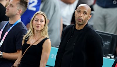 Thierry Henry inquiet avec sa compagne Andrea ou survolté pour la finale du basket des JO, des stars en couple au rendez-vous