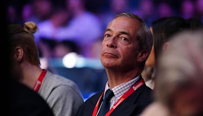 Nigel 'no mates' Farage finally loses the Brexiteers amid far-right rioting