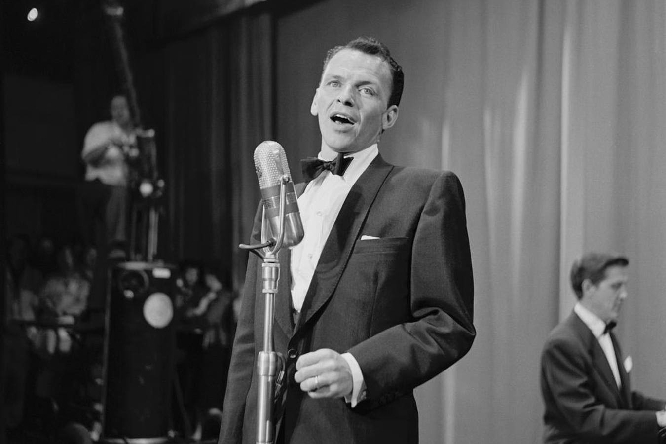 Frank Sinatra’s Classic Is A Sales Smash Again