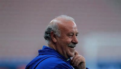 Former Spain coach Del Bosque to head the commission overseeing beleaguered soccer federation