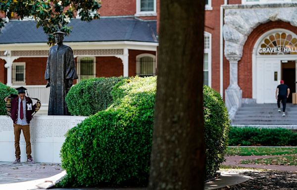 'I just want to graduate': Morehouse seniors want focus on students -- not Biden -- ahead of president's commencement speech