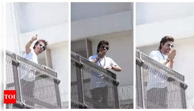 Eid Throwback: When Shah Rukh Khan greeted fans from Mannat's balcony with son AbRam on his side : ‘Lovely to see you all on this festive day’