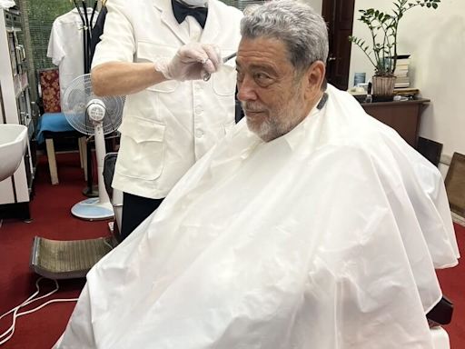 聖文森總理訪台最愛隱藏版行程 找總統級老師傅理髮