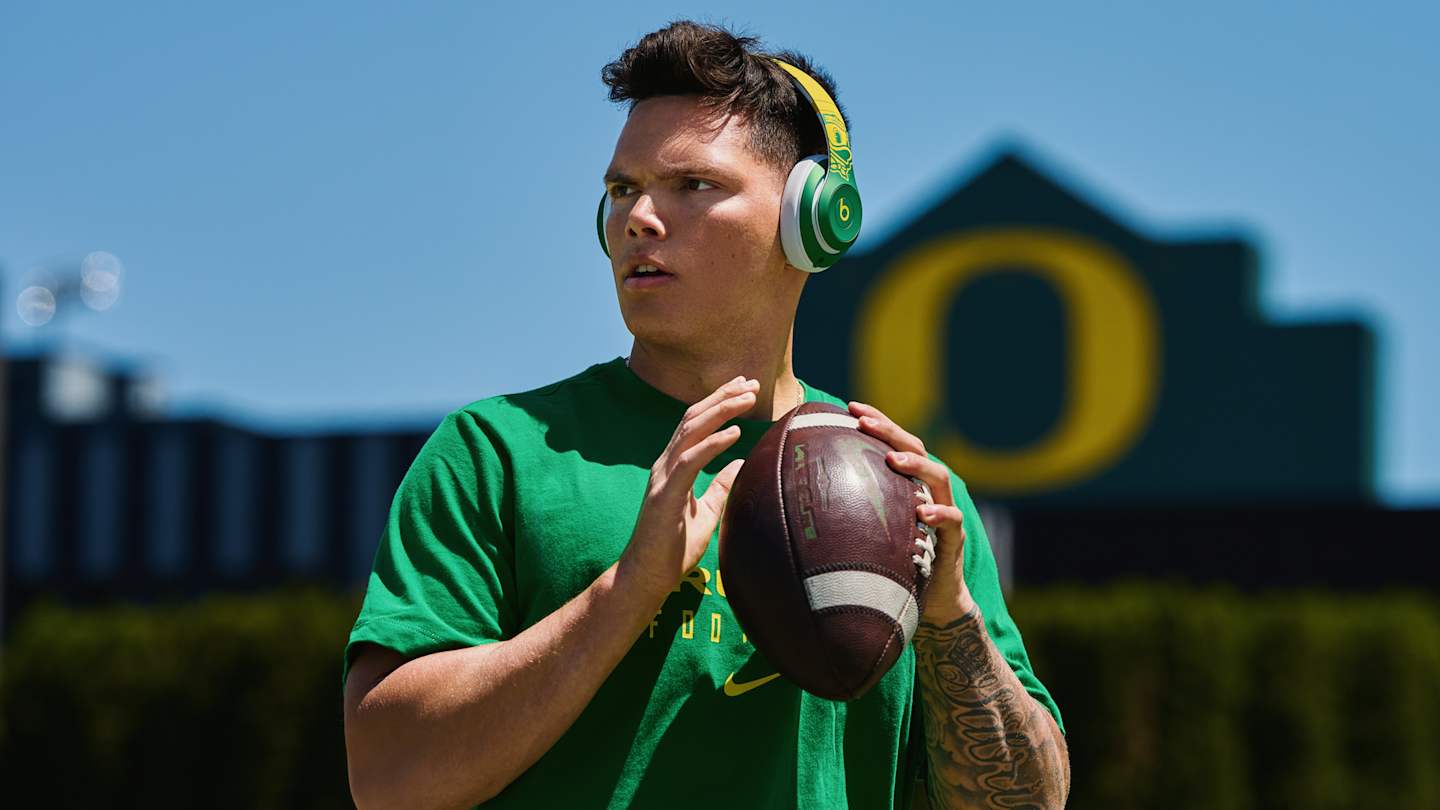 Updated Heisman Trophy Odds: Oregon Ducks Quarterback Dillon Gabriel Drop?