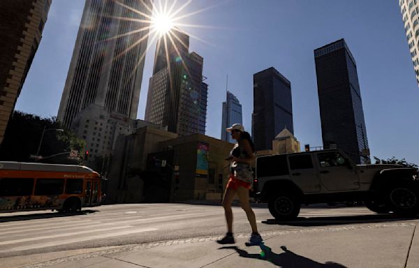 'Dangerous' Southern California heat wave extended, downtown LA sees hottest day of the year