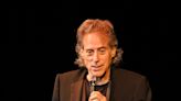 Richard Lewis Diagnosed With Parkinson’s Disease, Retires From Stand-Up