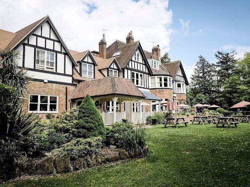 New Forest venue named among the UK's top cosiest country pubs with rooms