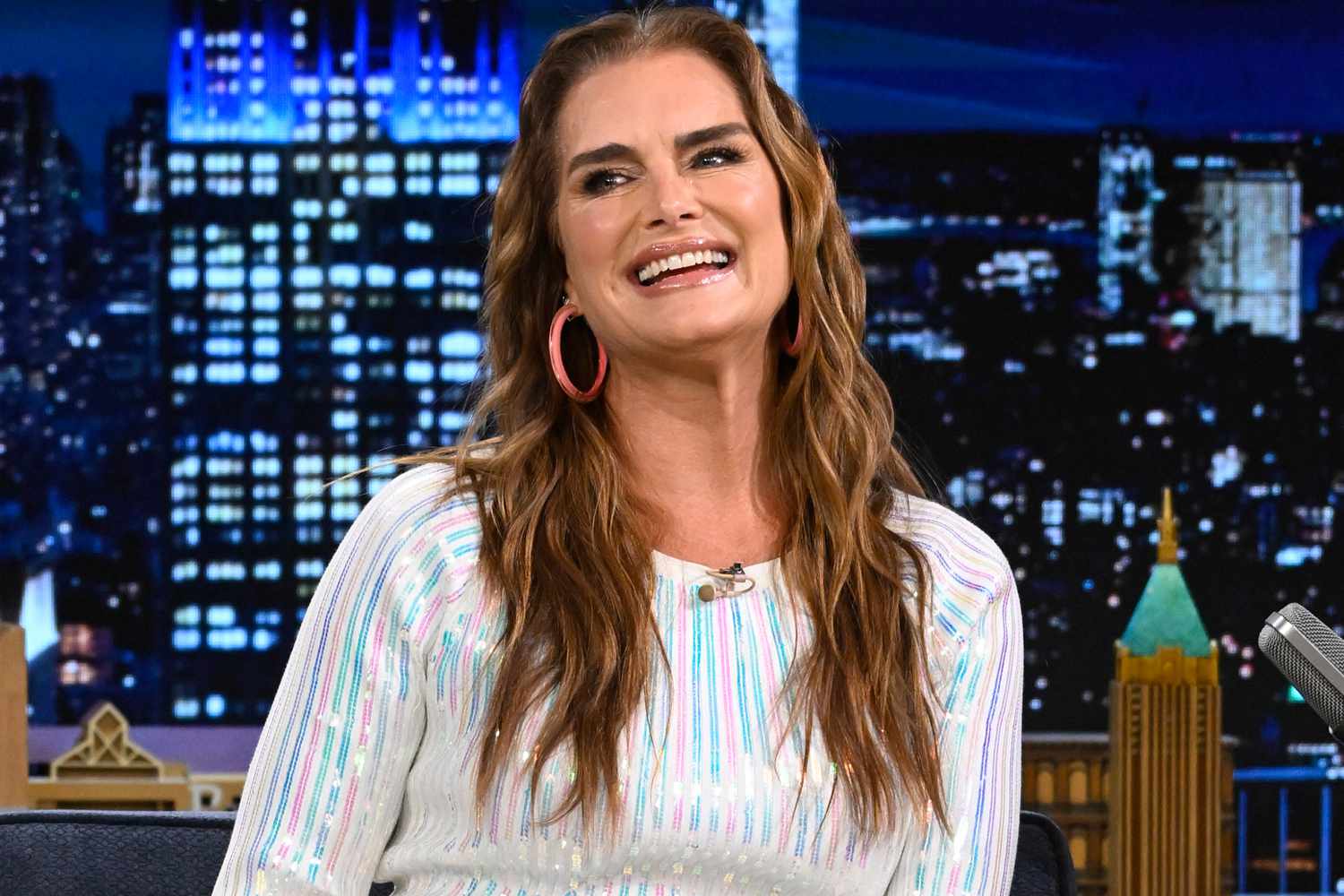 Brooke Shields recalls falling prank gone wrong on 'The Tonight Show'