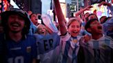 Video: El Litoral en el banderazo en Times Square en la previa de Argentina - Chile