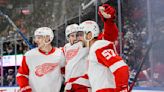 Larkin's hat trick helps Red Wings top Maple Leafs 5-2