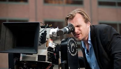 Christopher Nolan, il regista di Oppenheimer verrà nominato Cavaliere da Re Carlo