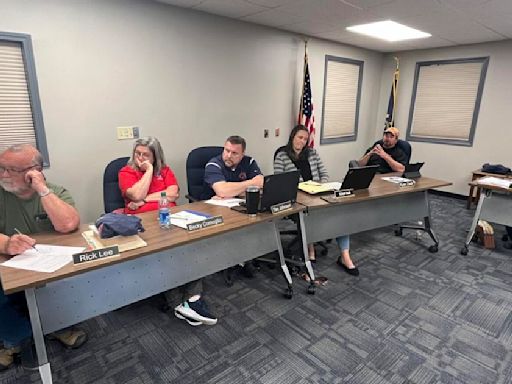 Lewis Cass teachers, staff express lack of trust in school board