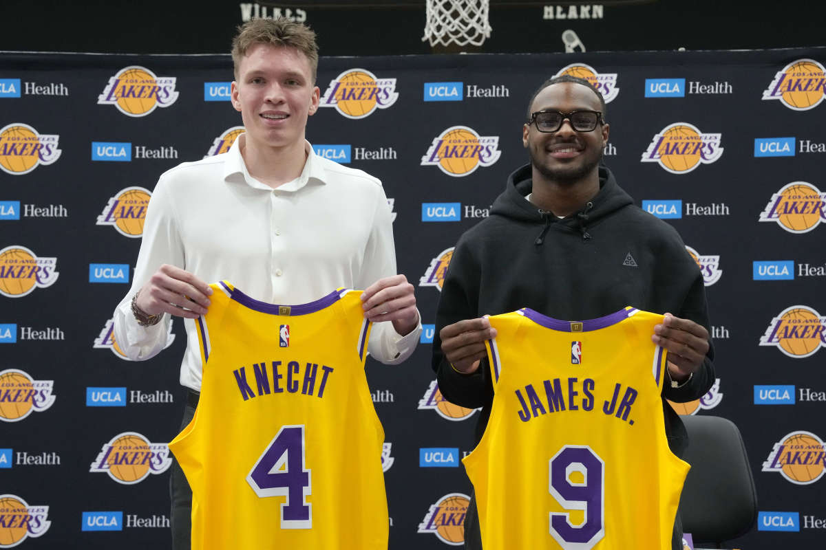 Lakers Rookie Blowing Up Online After Latest Summer League Performance