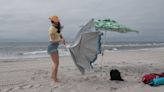 ️Best beach towels, chairs and umbrellas per consumer experts