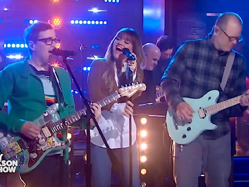 “Am I overwhelming you with my energy?” Watch Kelly Clarkson become the happiest human who's ever lived while interviewing and singing alongside Weezer